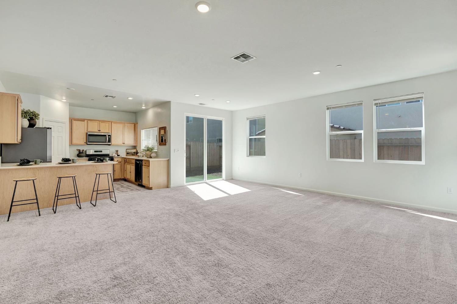 6627 E Madison Ave, Fresno, CA 93727