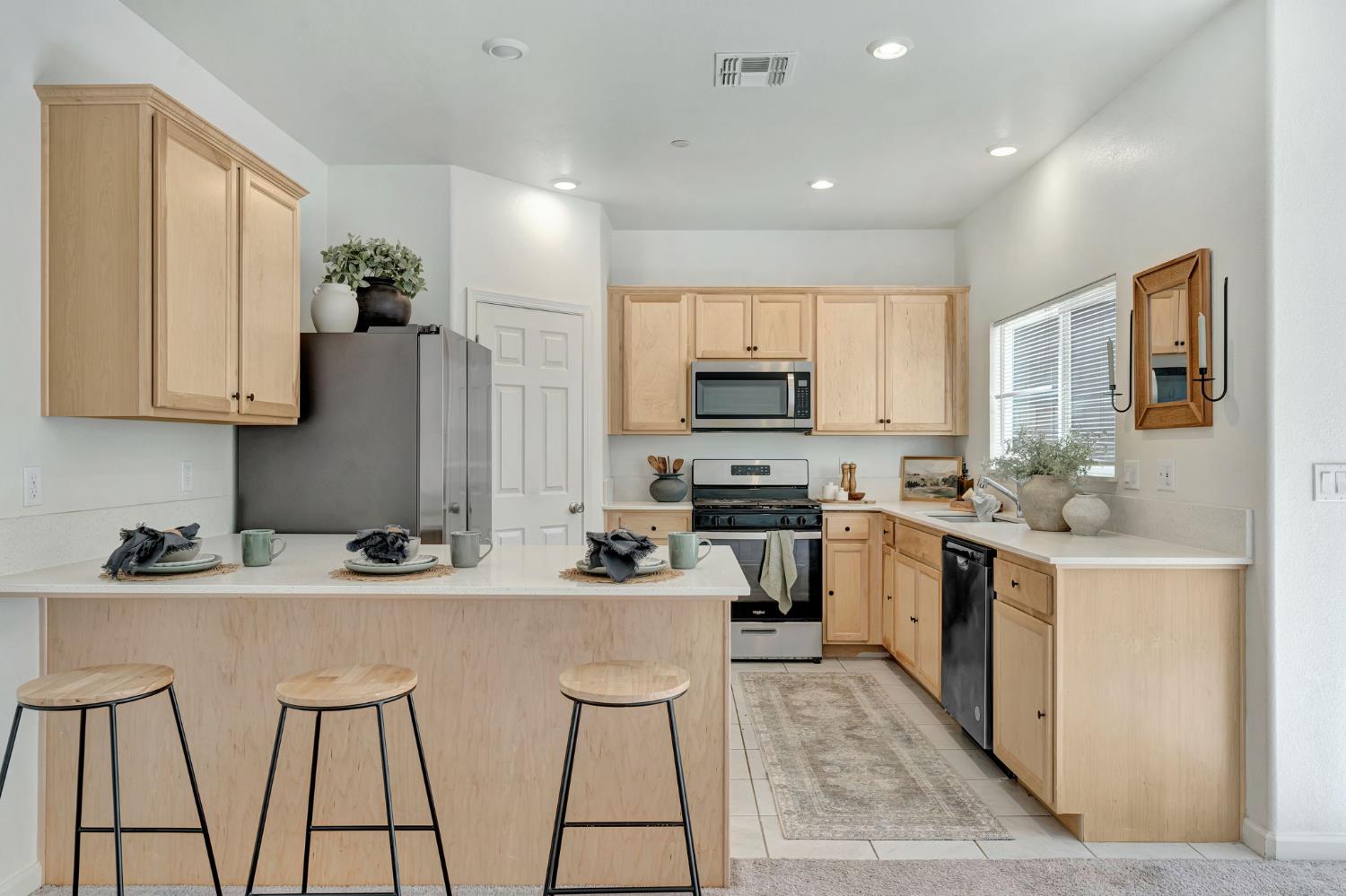 6627 E Madison Ave, Fresno, CA 93727