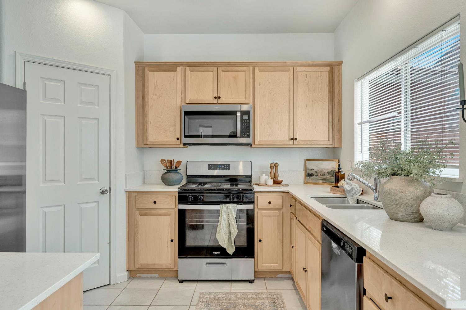 6627 E Madison Ave, Fresno, CA 93727
