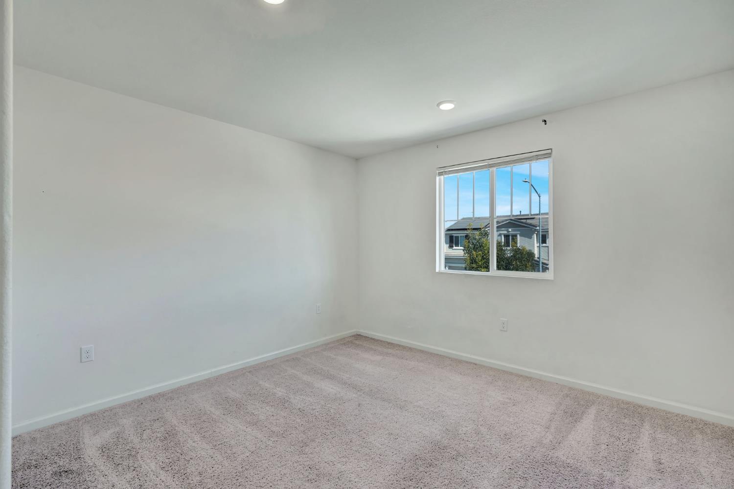 6627 E Madison Ave, Fresno, CA 93727
