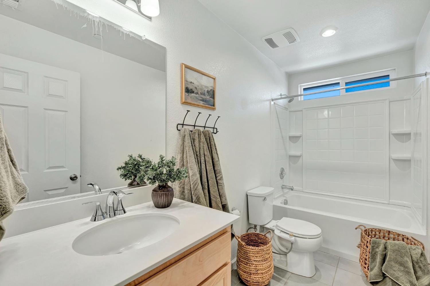 6627 E Madison Ave, Fresno, CA 93727