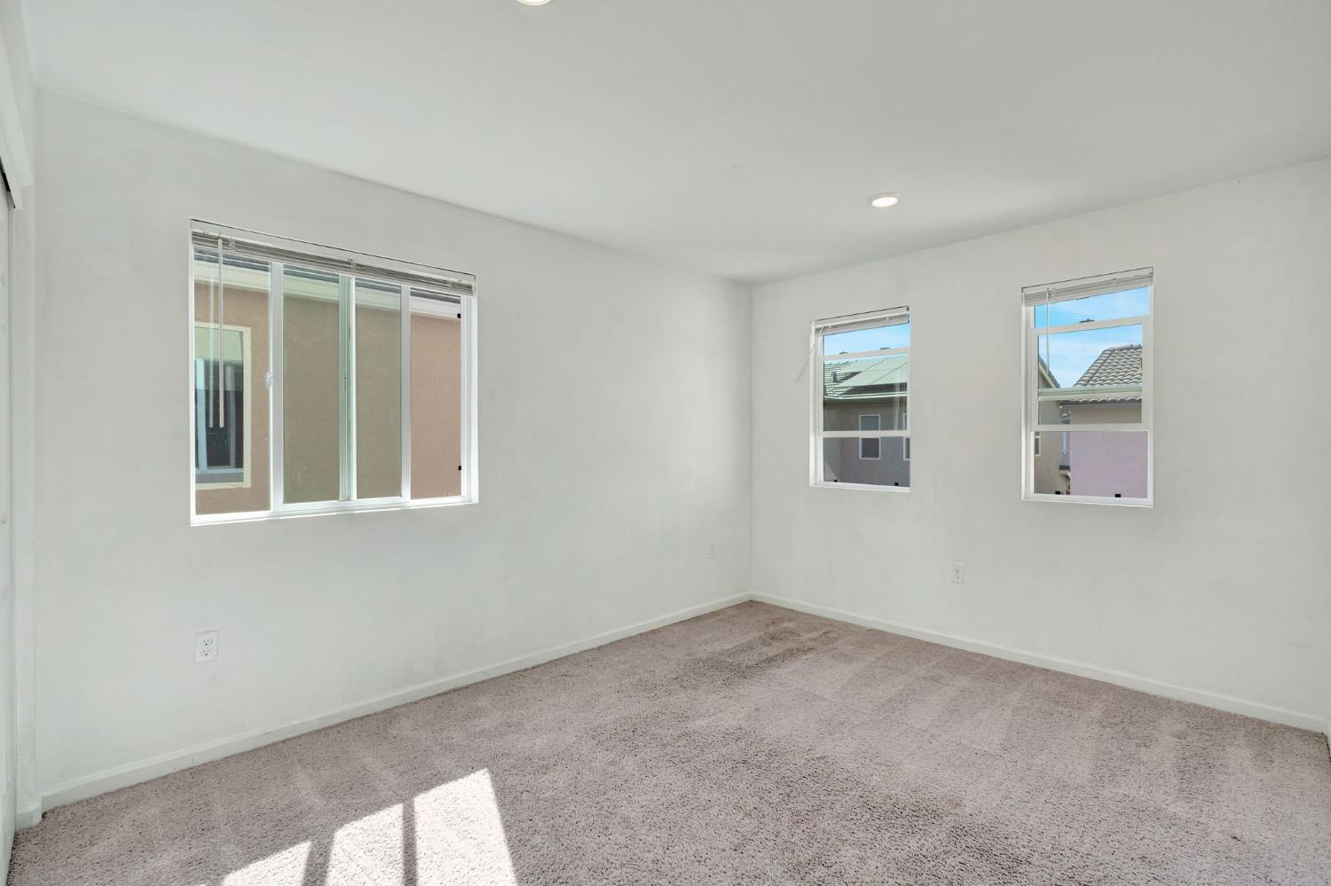 6627 E Madison Ave, Fresno, CA 93727