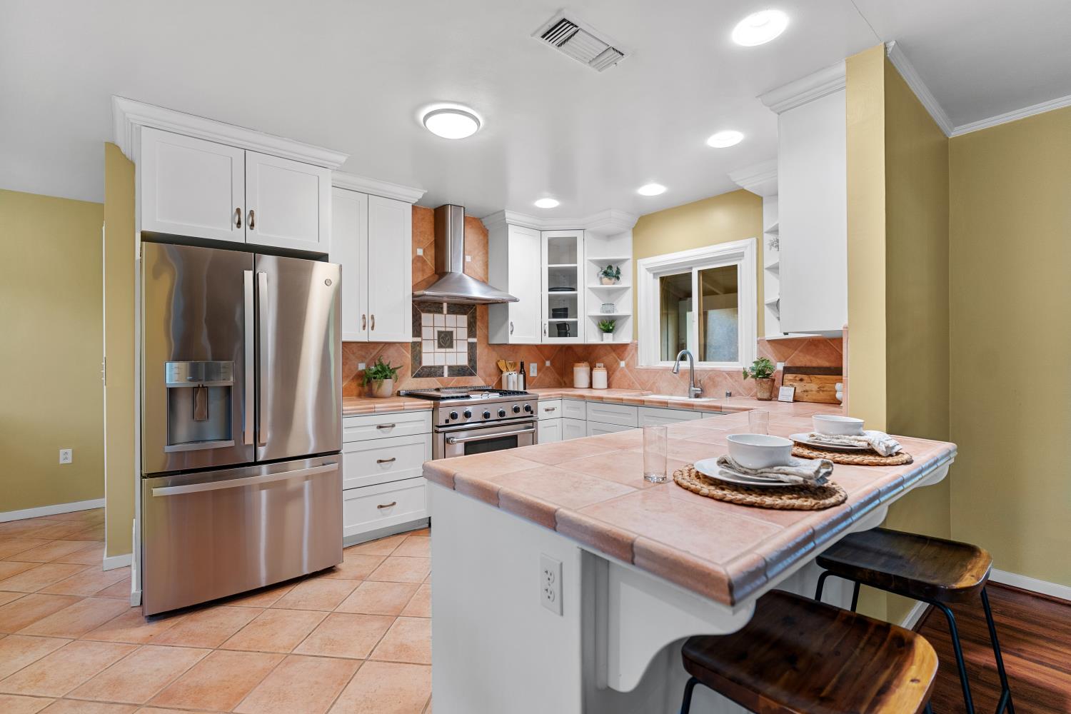 741 E Rialto Ave, Fresno, CA 93704