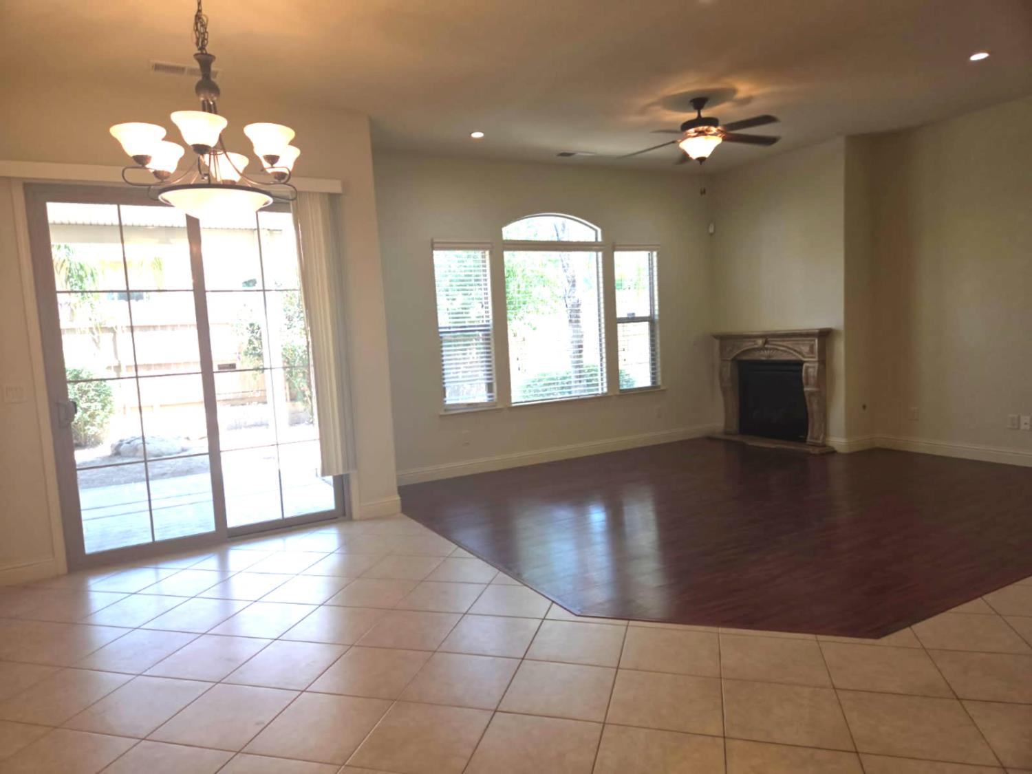 1564 E Via Estrella Dr, Fresno, CA 93730