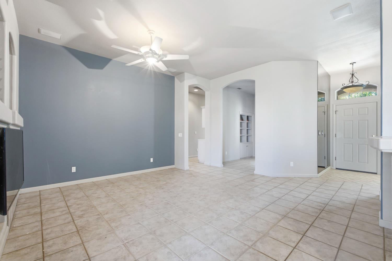 4626 W Polo Creek Ct, Fresno, CA 93722