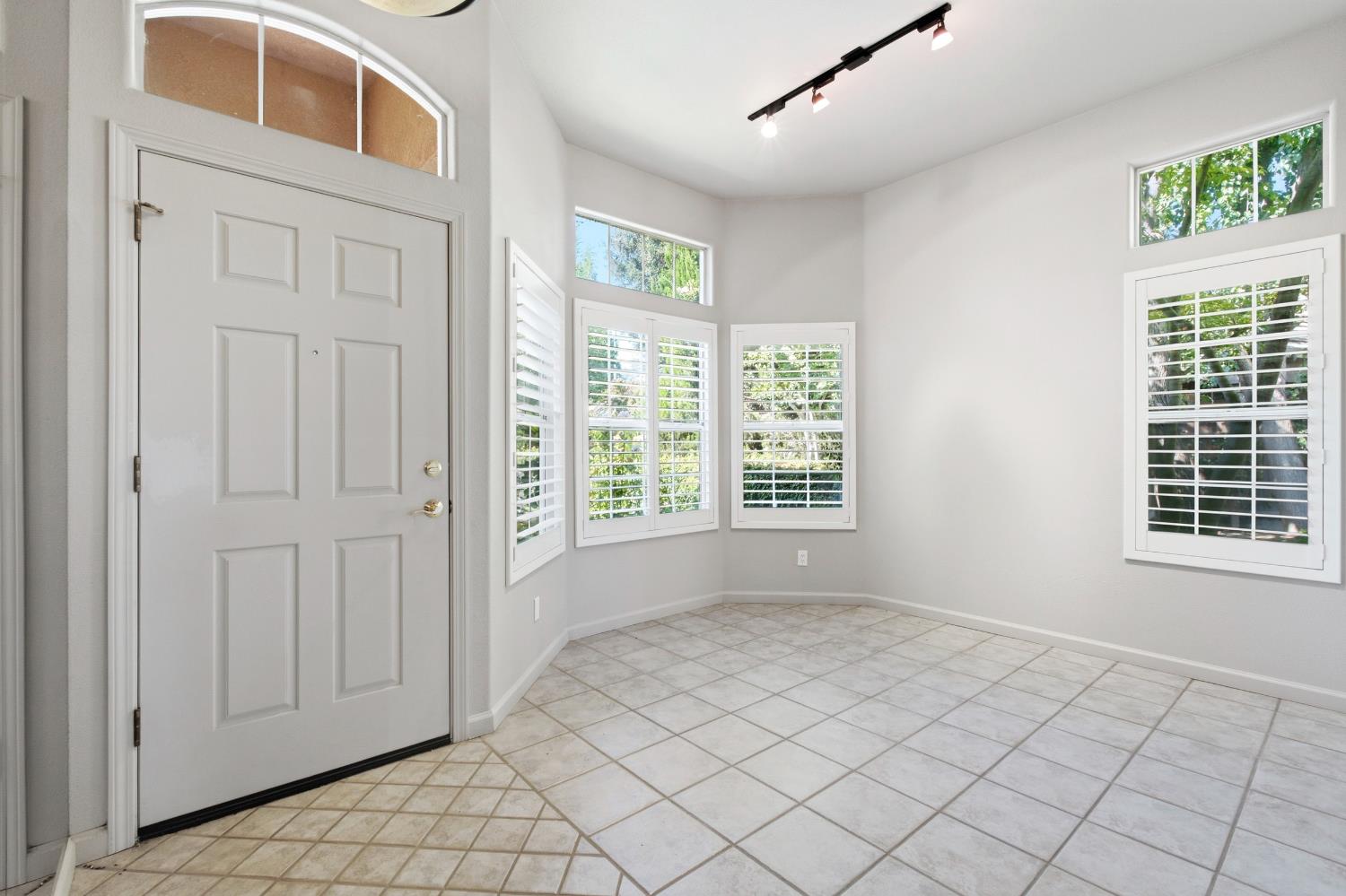 4626 W Polo Creek Ct, Fresno, CA 93722