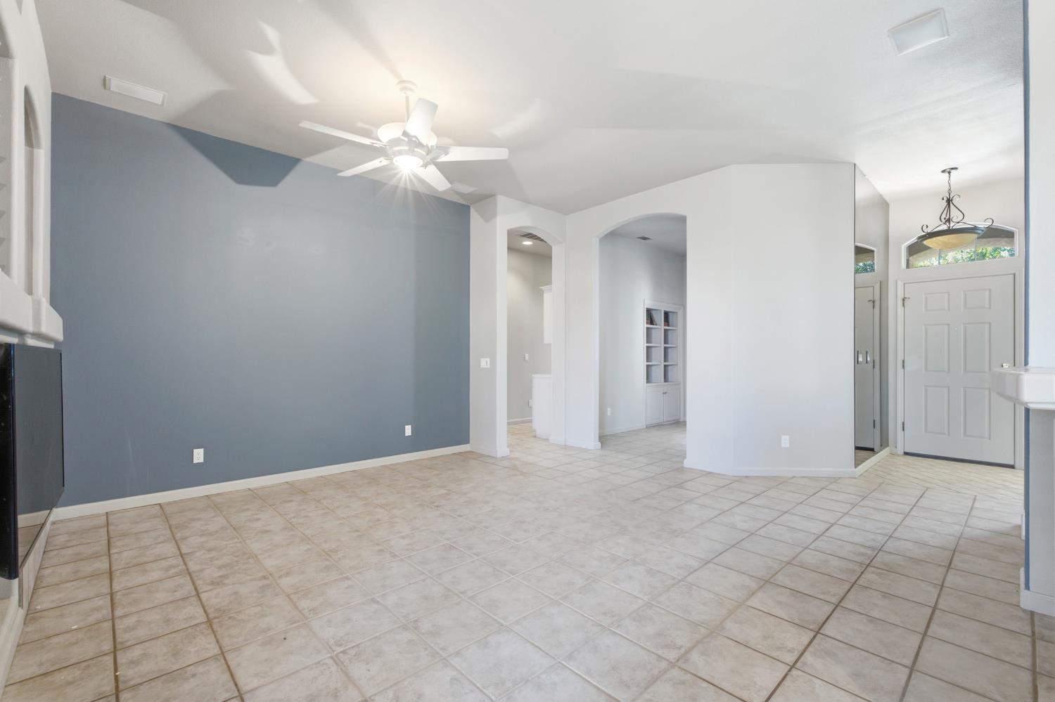 4626 W Polo Creek Ct, Fresno, CA 93722