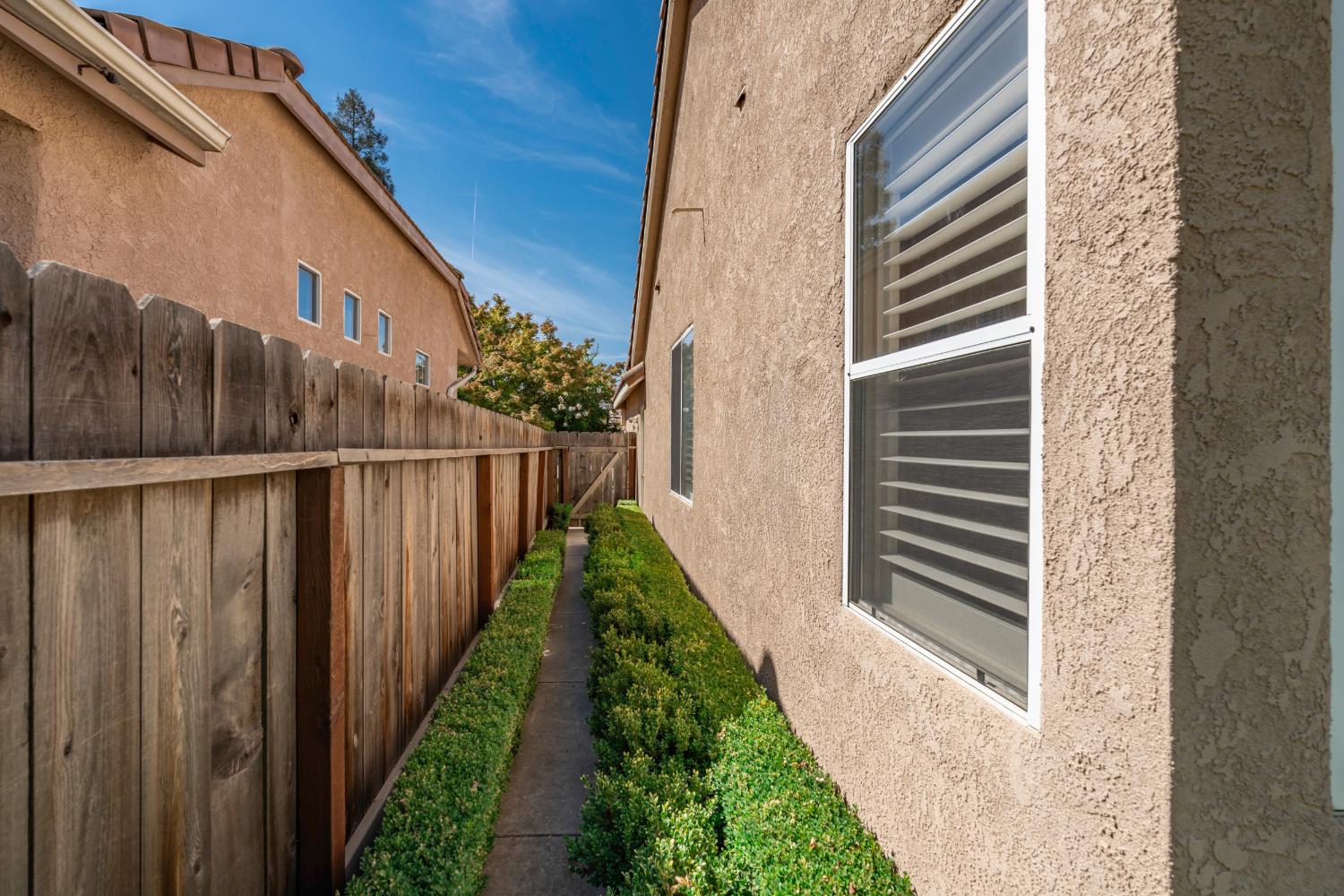 4626 W Polo Creek Ct, Fresno, CA 93722