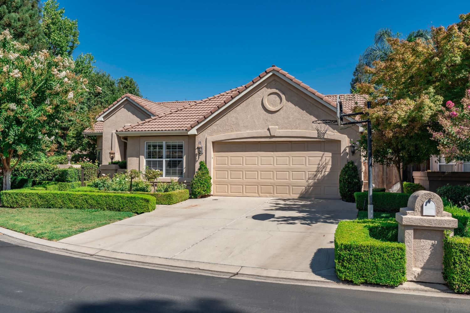 4626 W Polo Creek Ct, Fresno, CA 93722