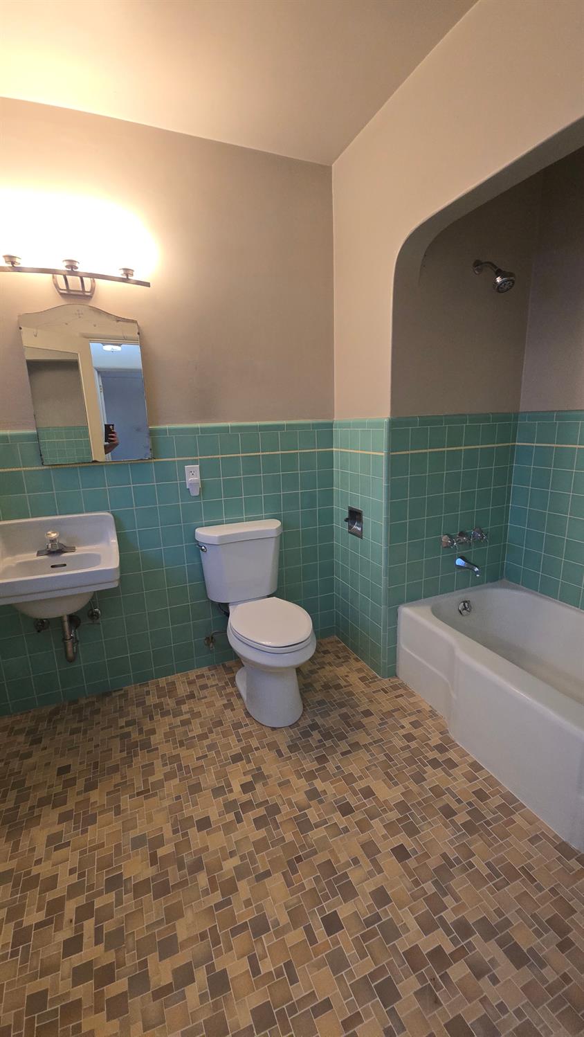3966 Huntington Blvd, Fresno, CA 93702