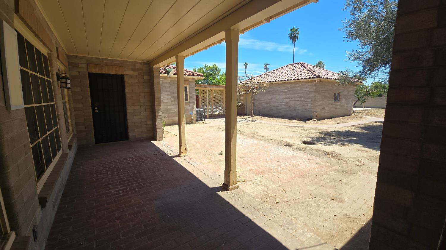 3966 Huntington Blvd, Fresno, CA 93702