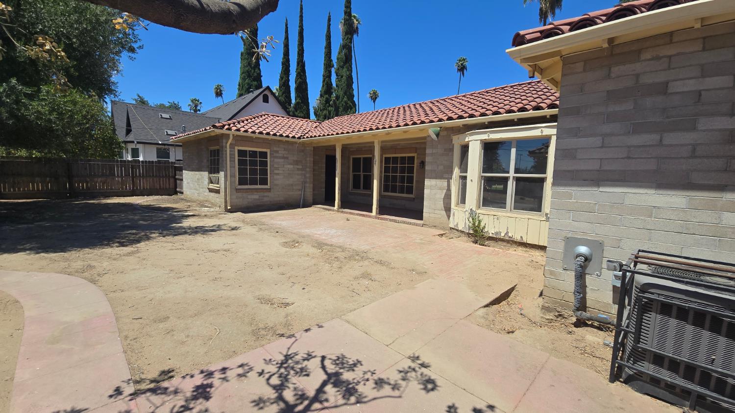 3966 Huntington Blvd, Fresno, CA 93702