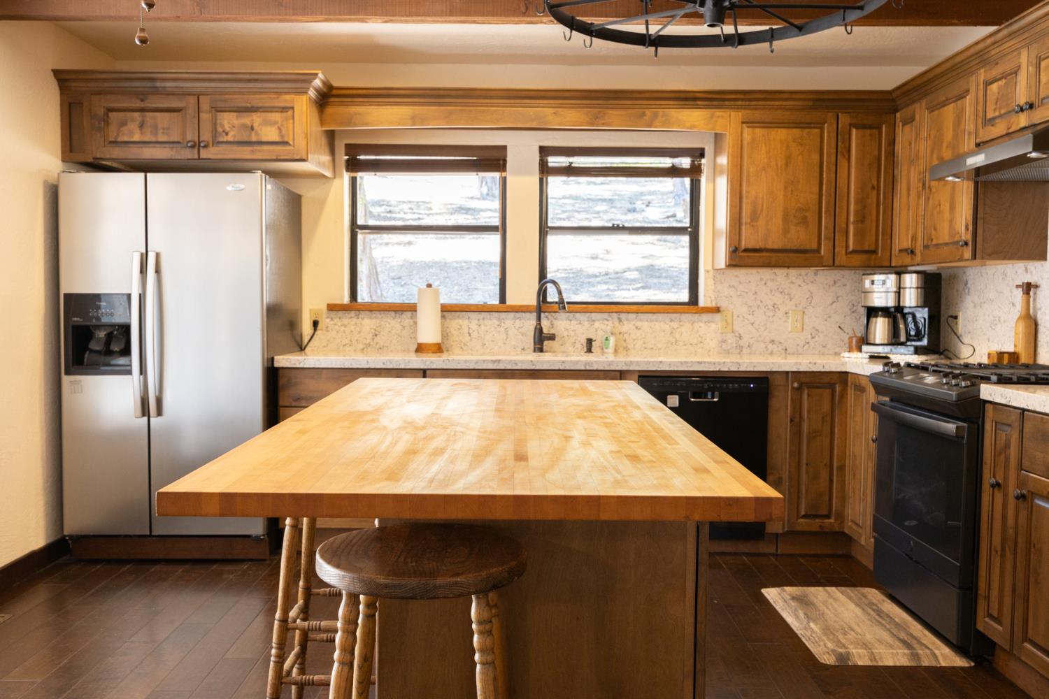 36232 Finegold Creek Dr, North Fork, CA 93643