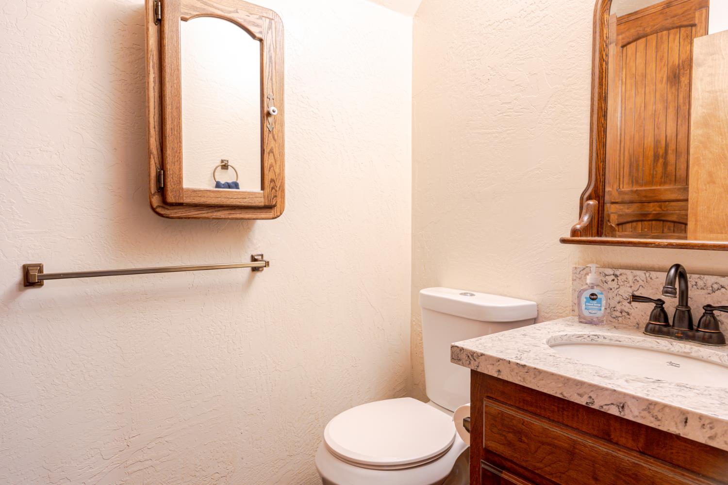 36232 Finegold Creek Dr, North Fork, CA 93643