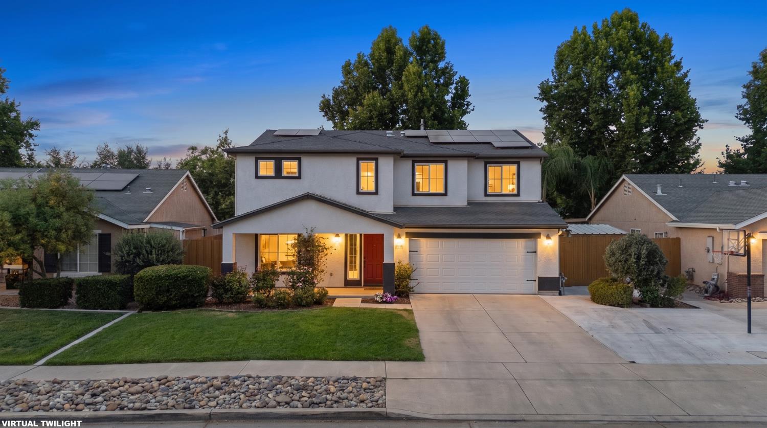 2874 W Porter Ct, Visalia, CA 93291