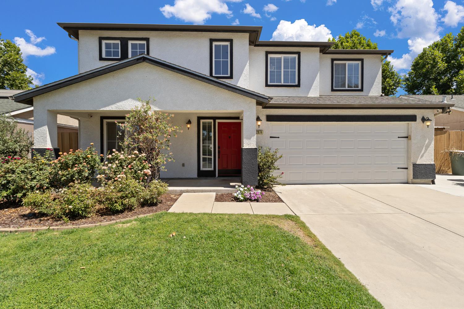 2874 W Porter Ct, Visalia, CA 93291