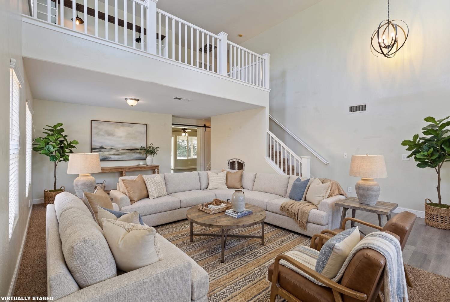 2874 W Porter Ct, Visalia, CA 93291