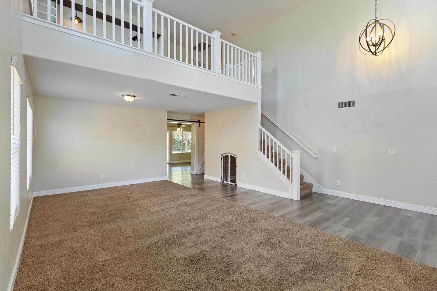 2874 W Porter Ct, Visalia, CA 93291