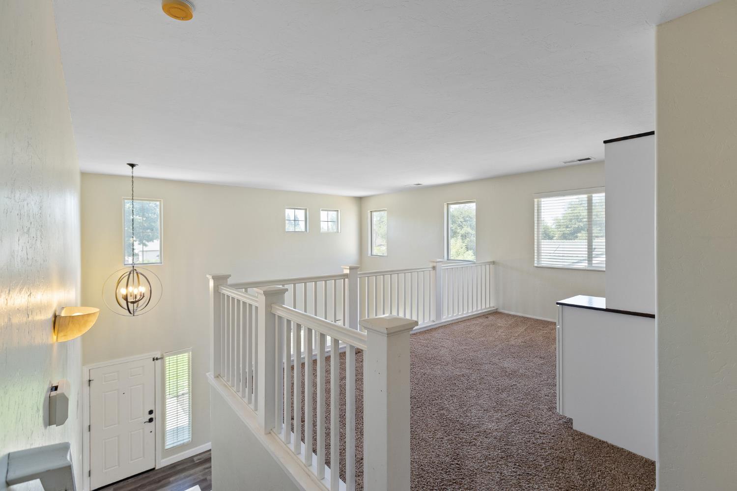 2874 W Porter Ct, Visalia, CA 93291
