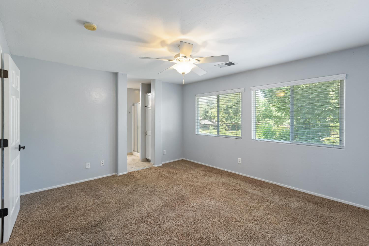2874 W Porter Ct, Visalia, CA 93291
