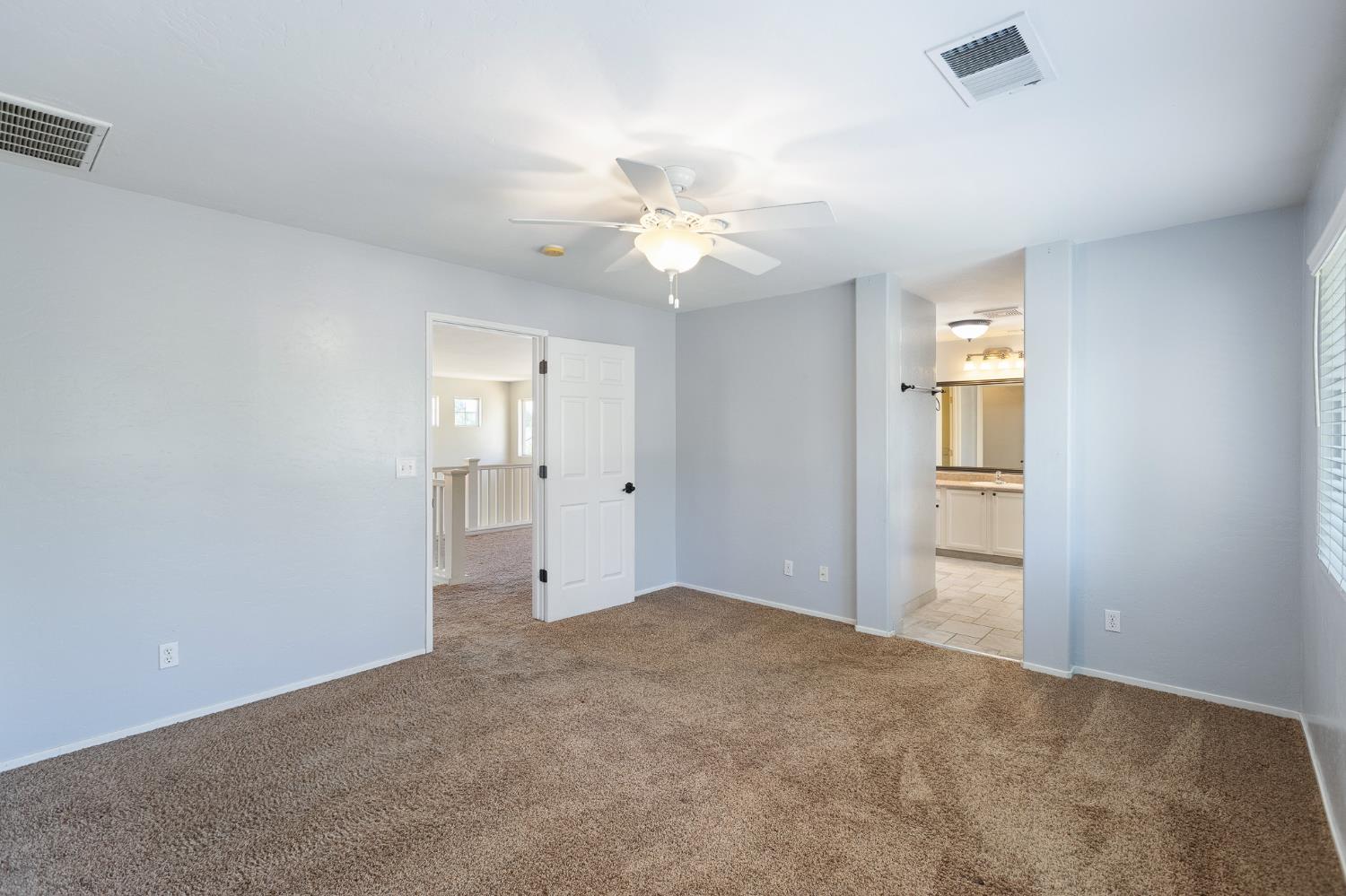 2874 W Porter Ct, Visalia, CA 93291