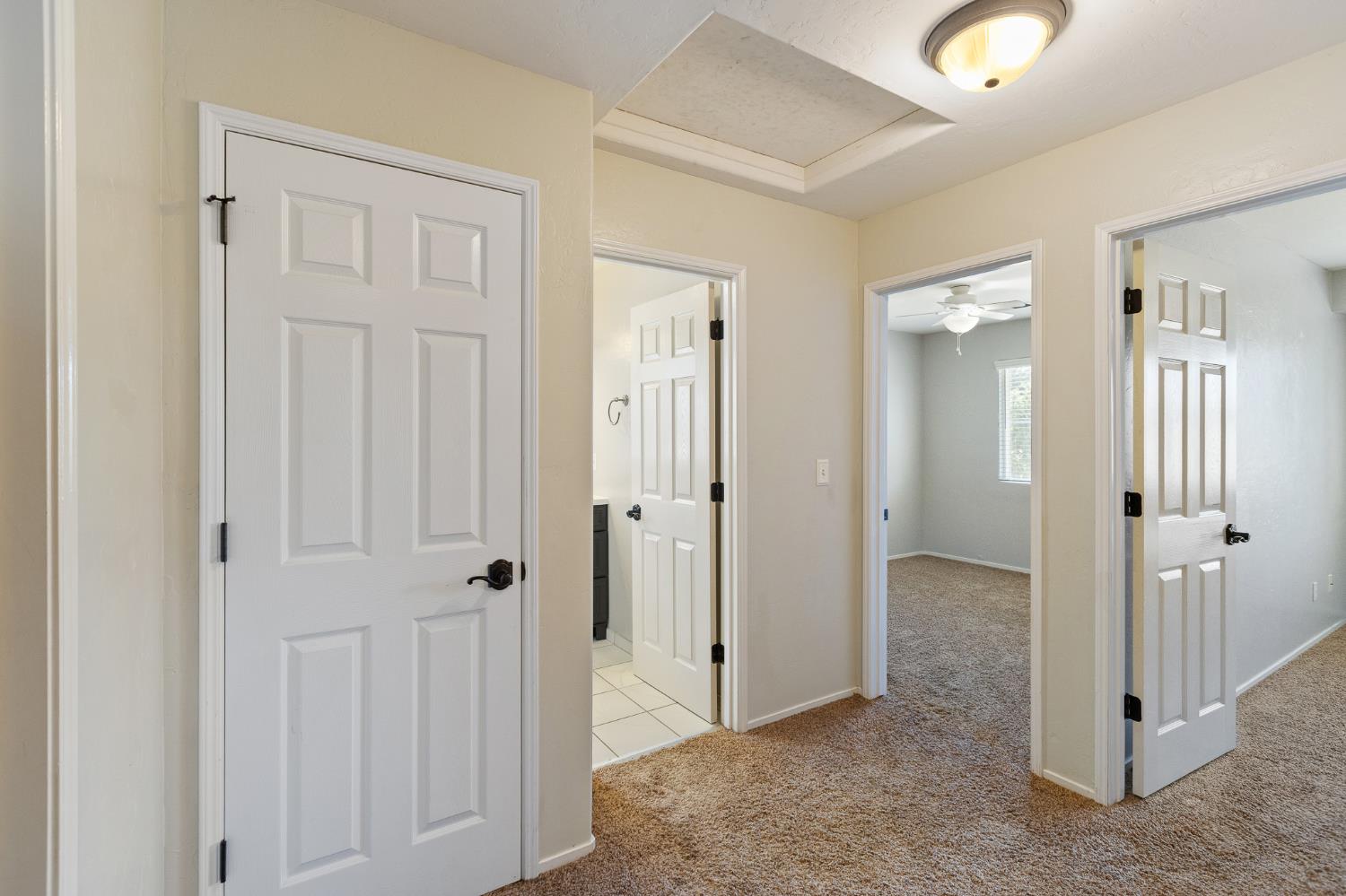 2874 W Porter Ct, Visalia, CA 93291