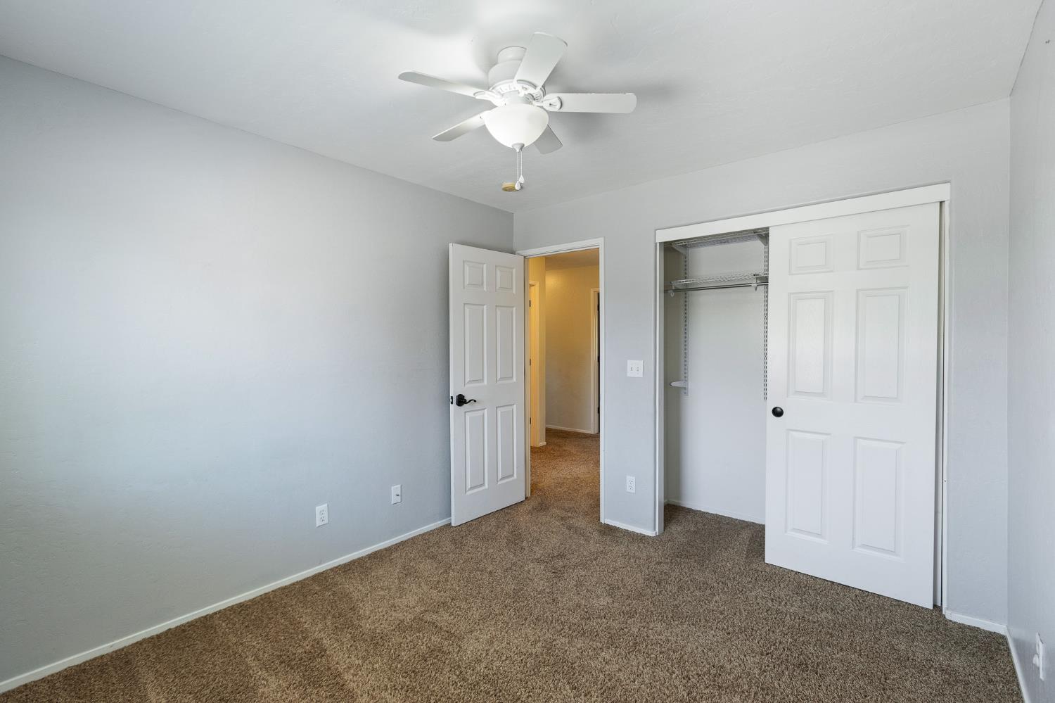 2874 W Porter Ct, Visalia, CA 93291