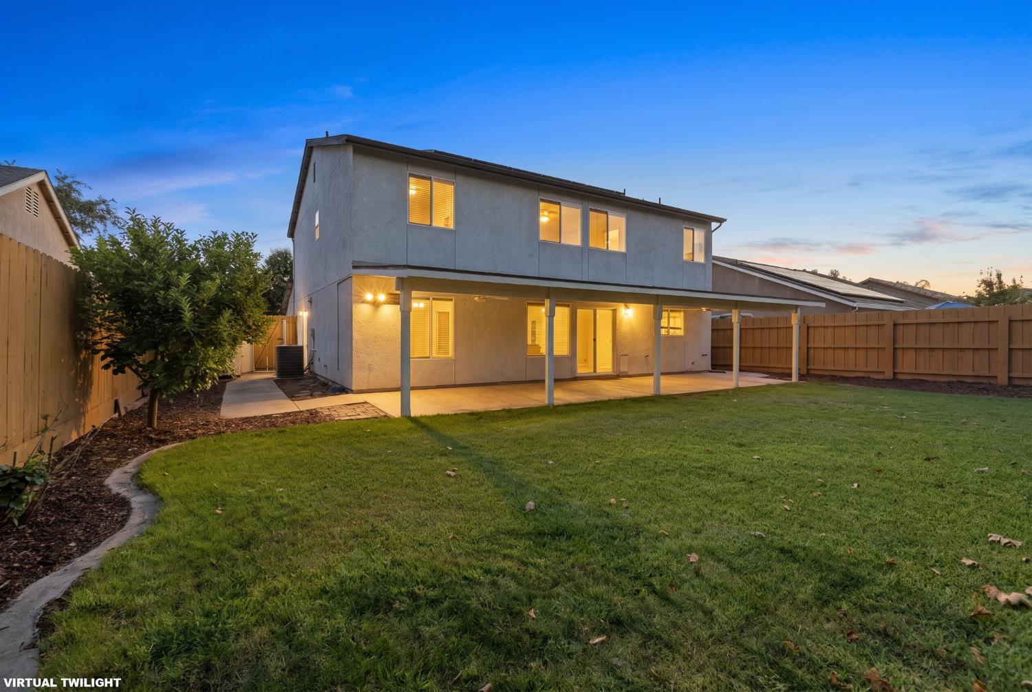 2874 W Porter Ct, Visalia, CA 93291