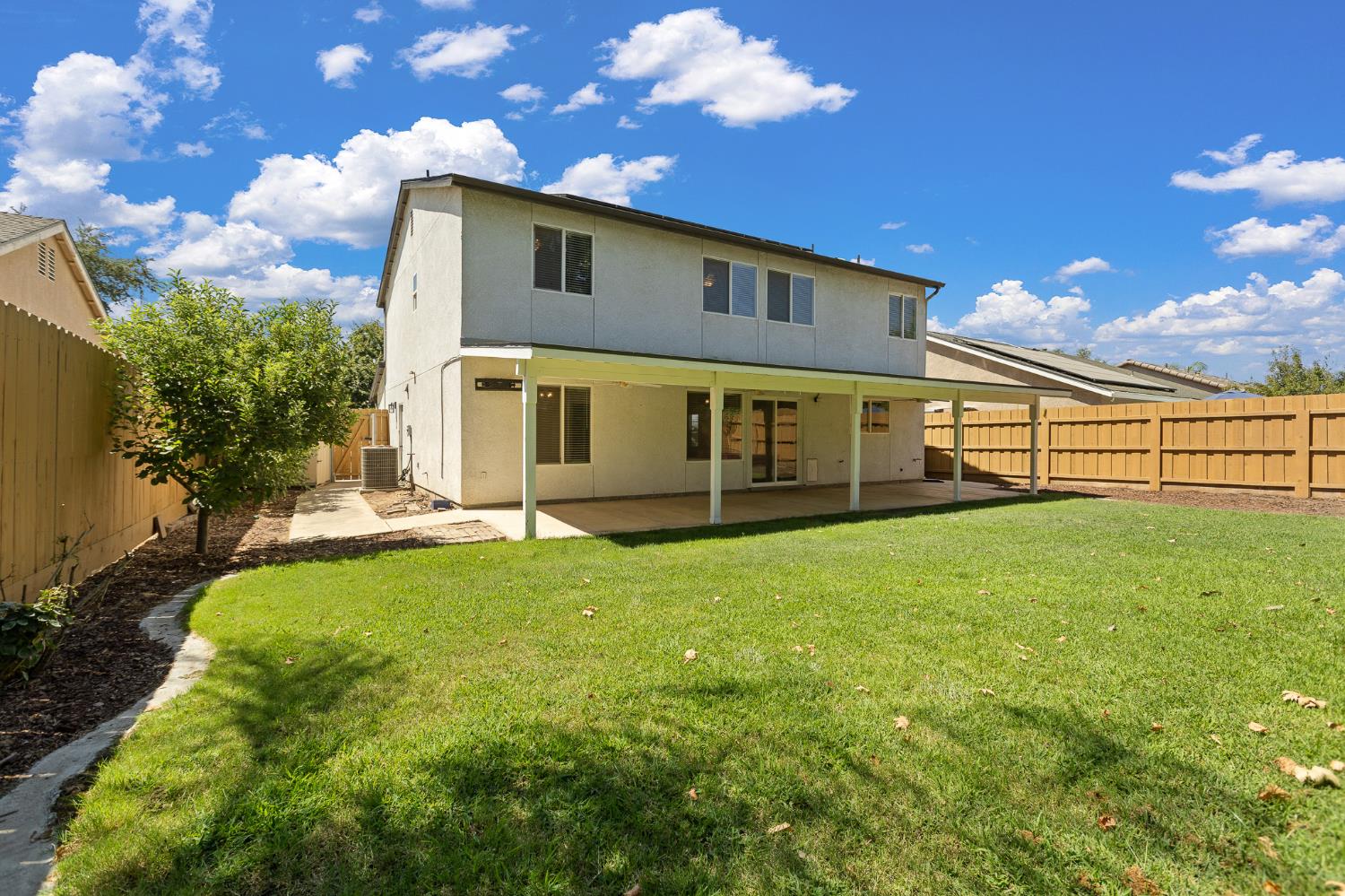2874 W Porter Ct, Visalia, CA 93291