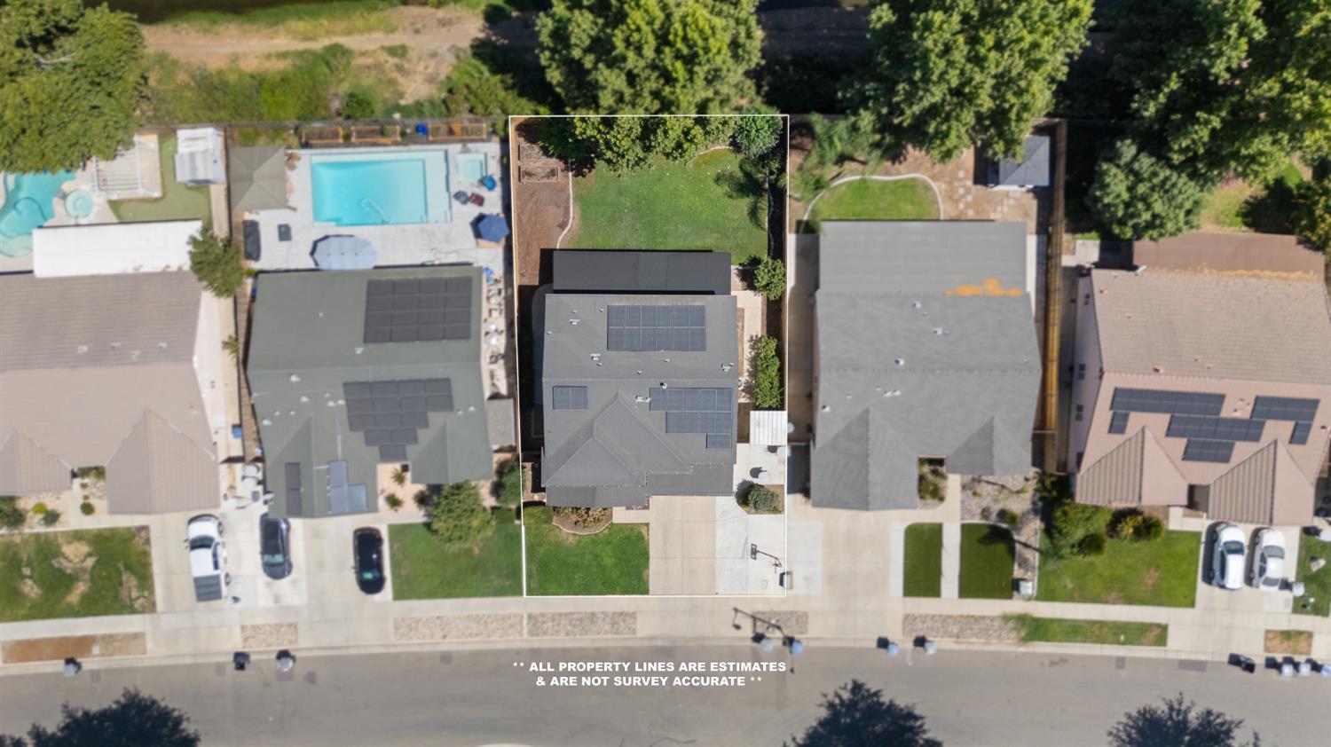 2874 W Porter Ct, Visalia, CA 93291