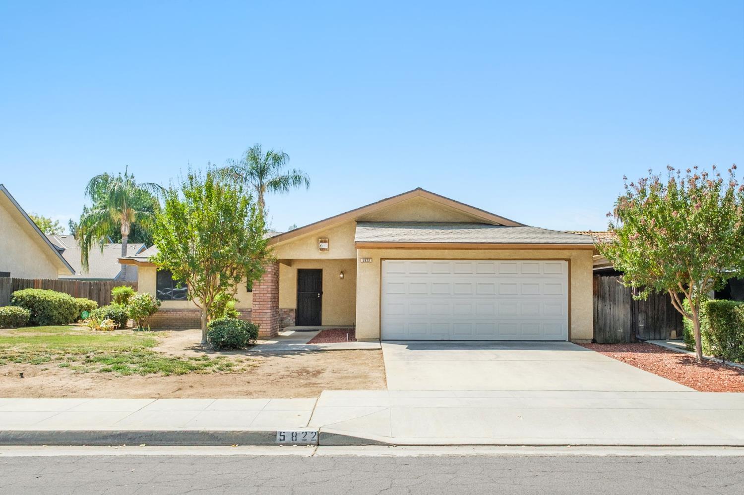5822 E Grant Ave, Fresno, CA 93727