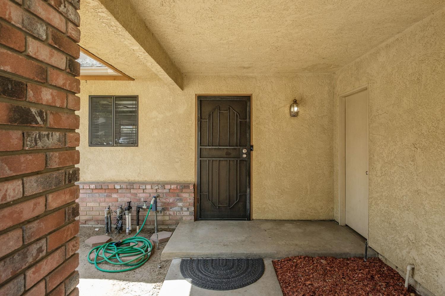 5822 E Grant Ave, Fresno, CA 93727