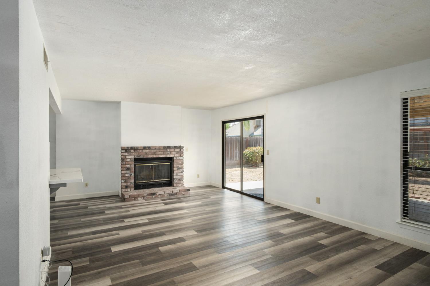 5822 E Grant Ave, Fresno, CA 93727