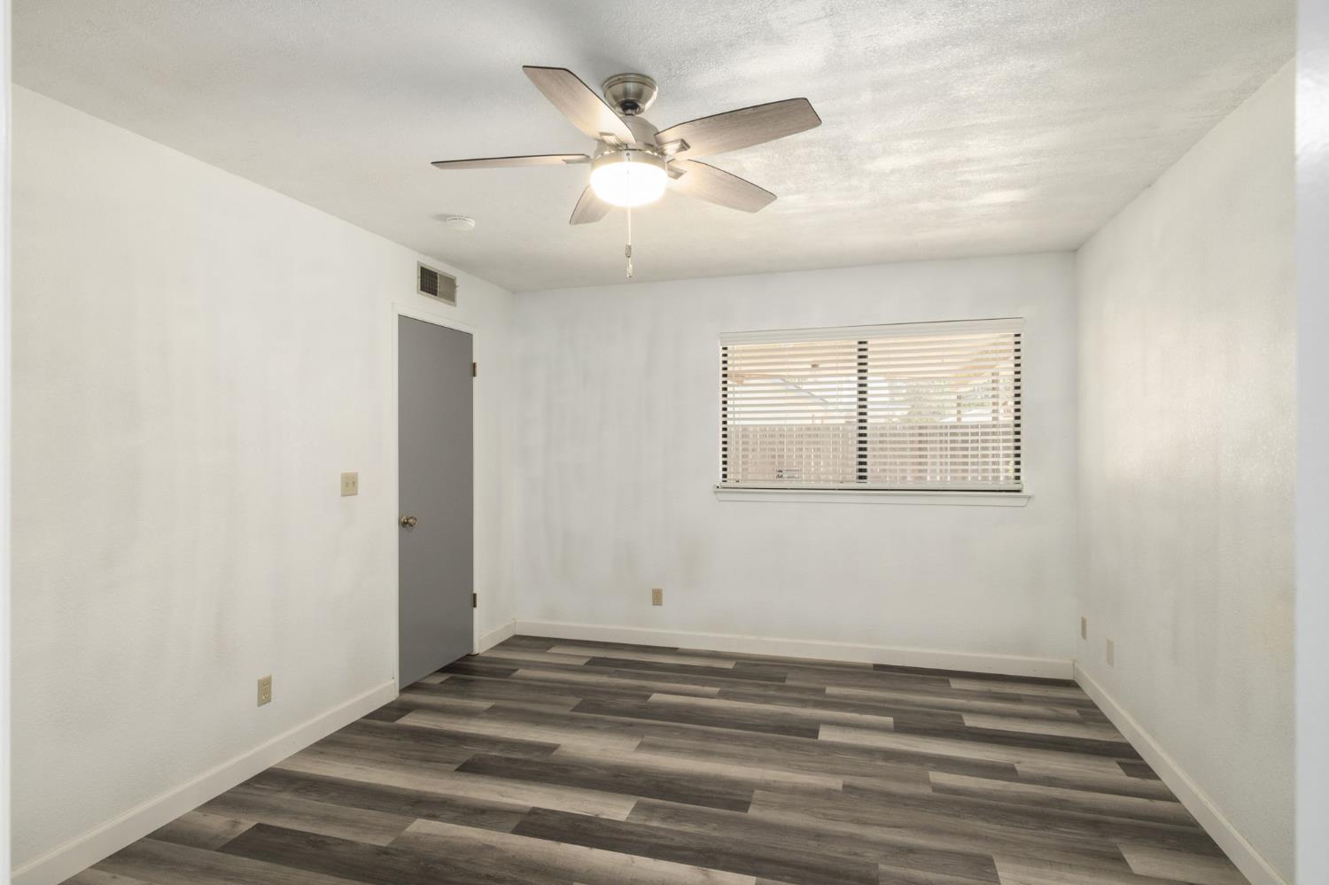 5822 E Grant Ave, Fresno, CA 93727