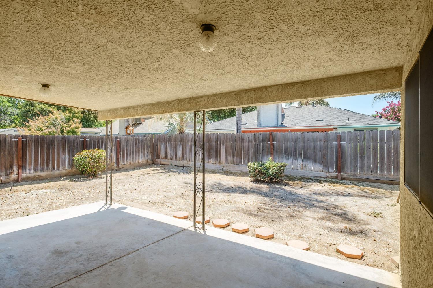 5822 E Grant Ave, Fresno, CA 93727