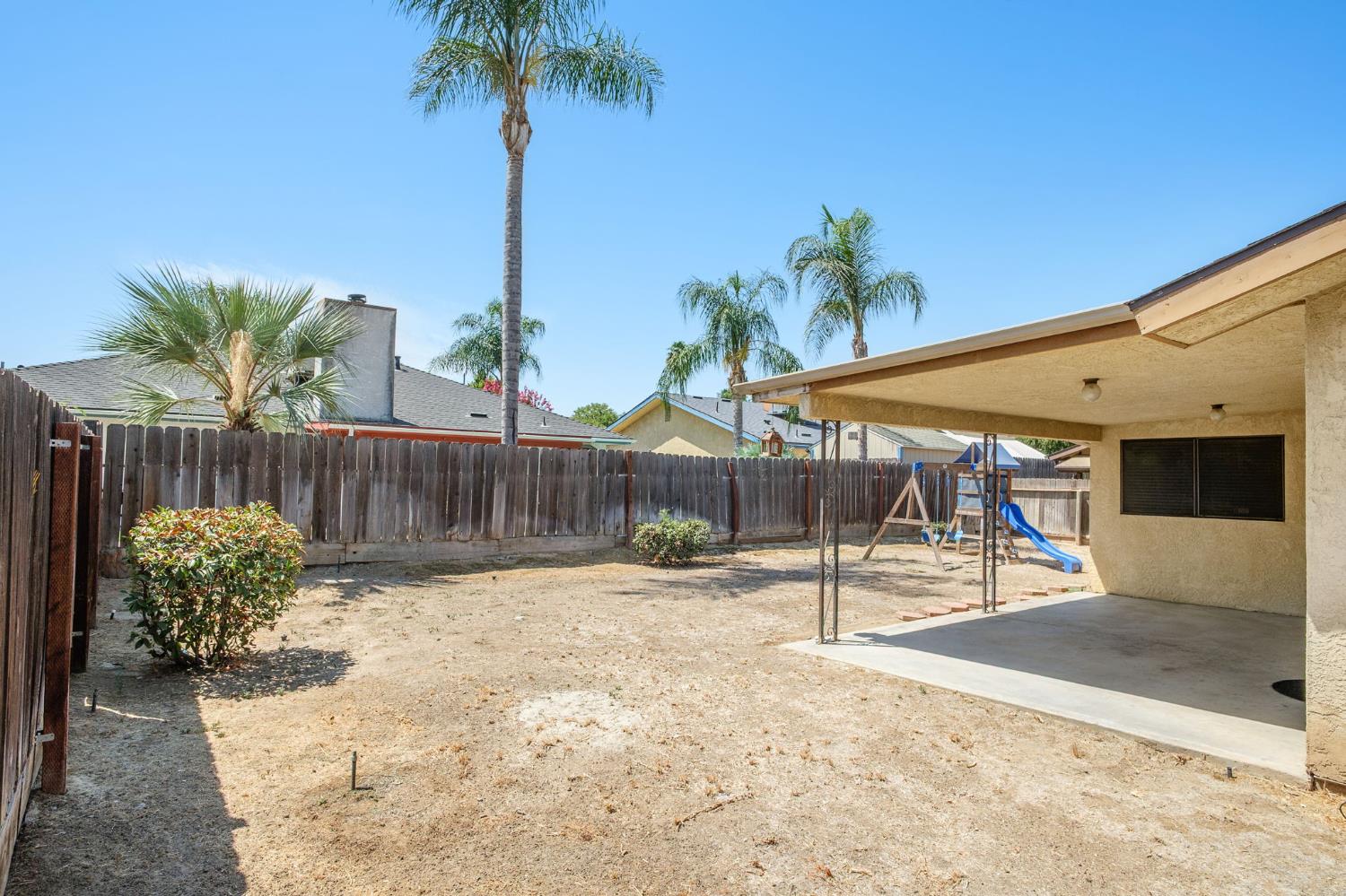 5822 E Grant Ave, Fresno, CA 93727