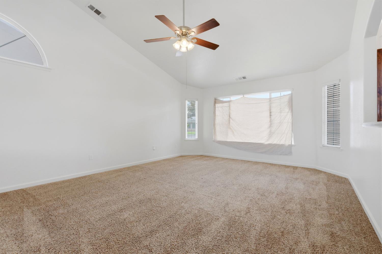 1487 Boyd Ct, Tulare, CA 93274