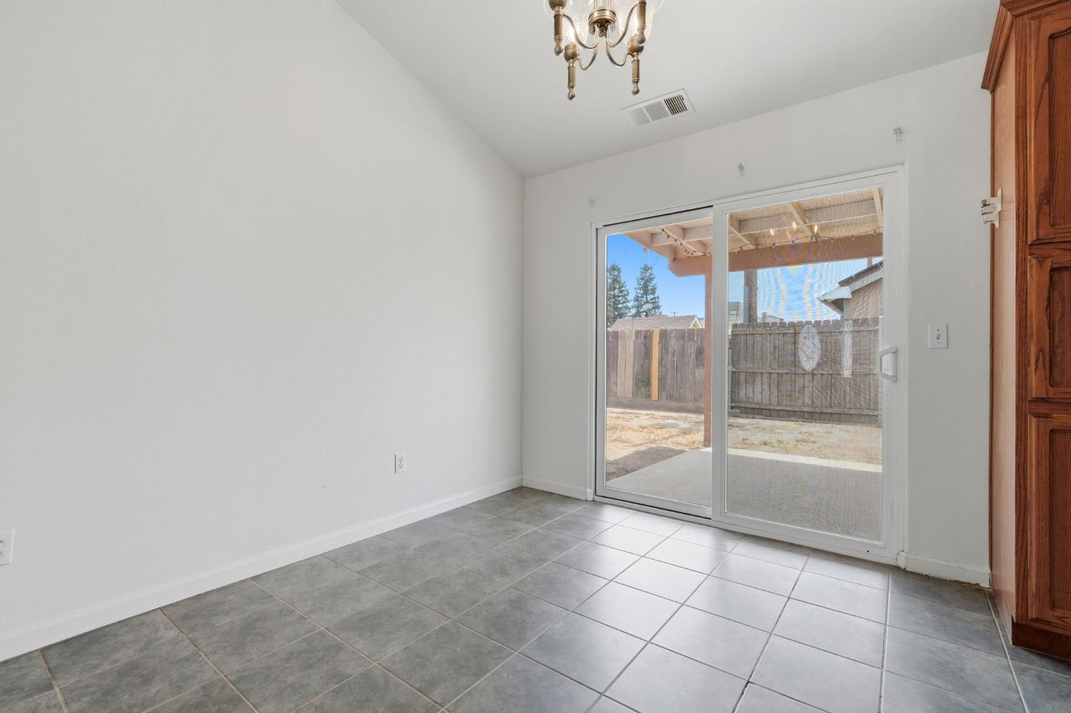 1487 Boyd Ct, Tulare, CA 93274