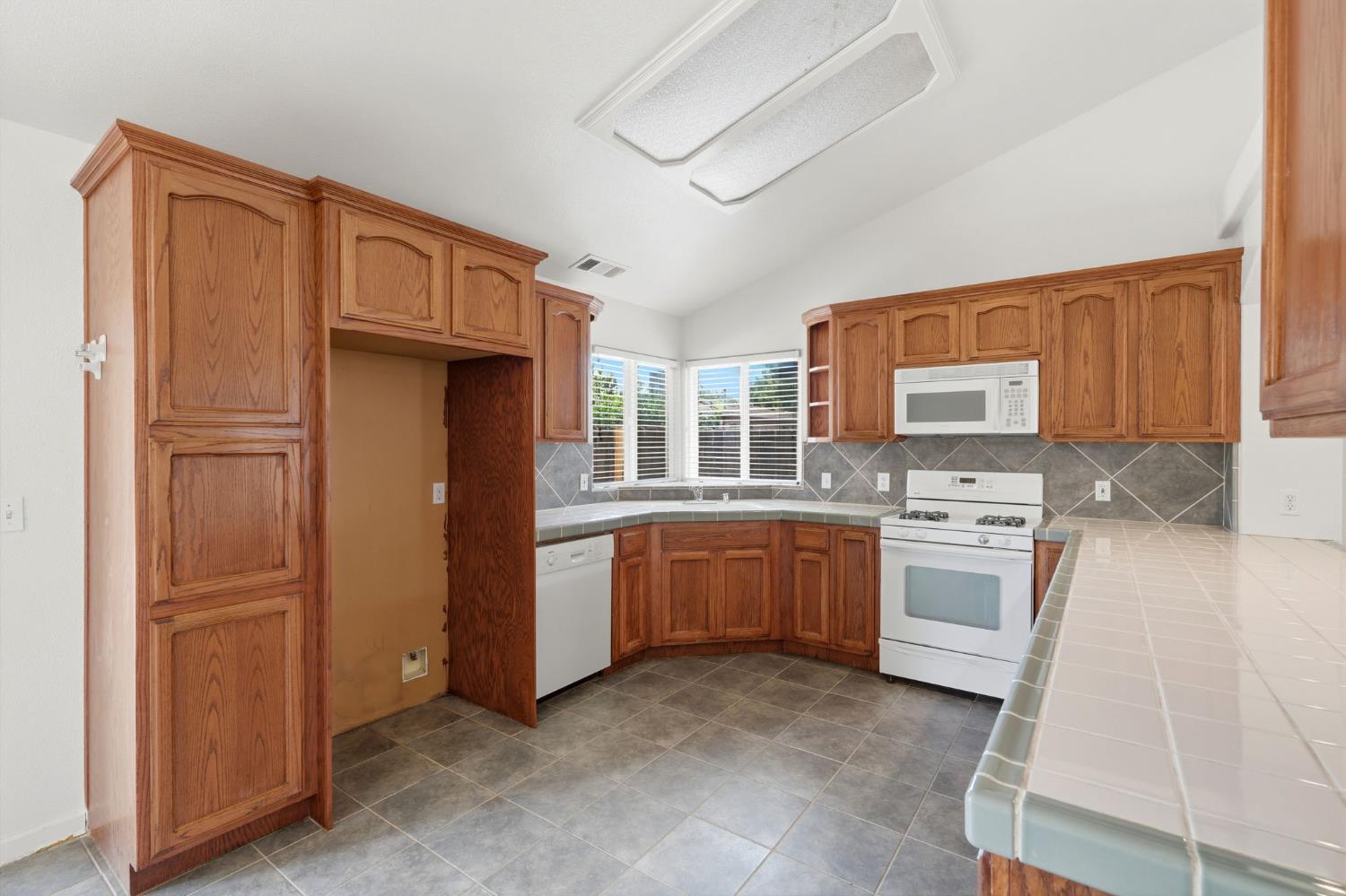 1487 Boyd Ct, Tulare, CA 93274