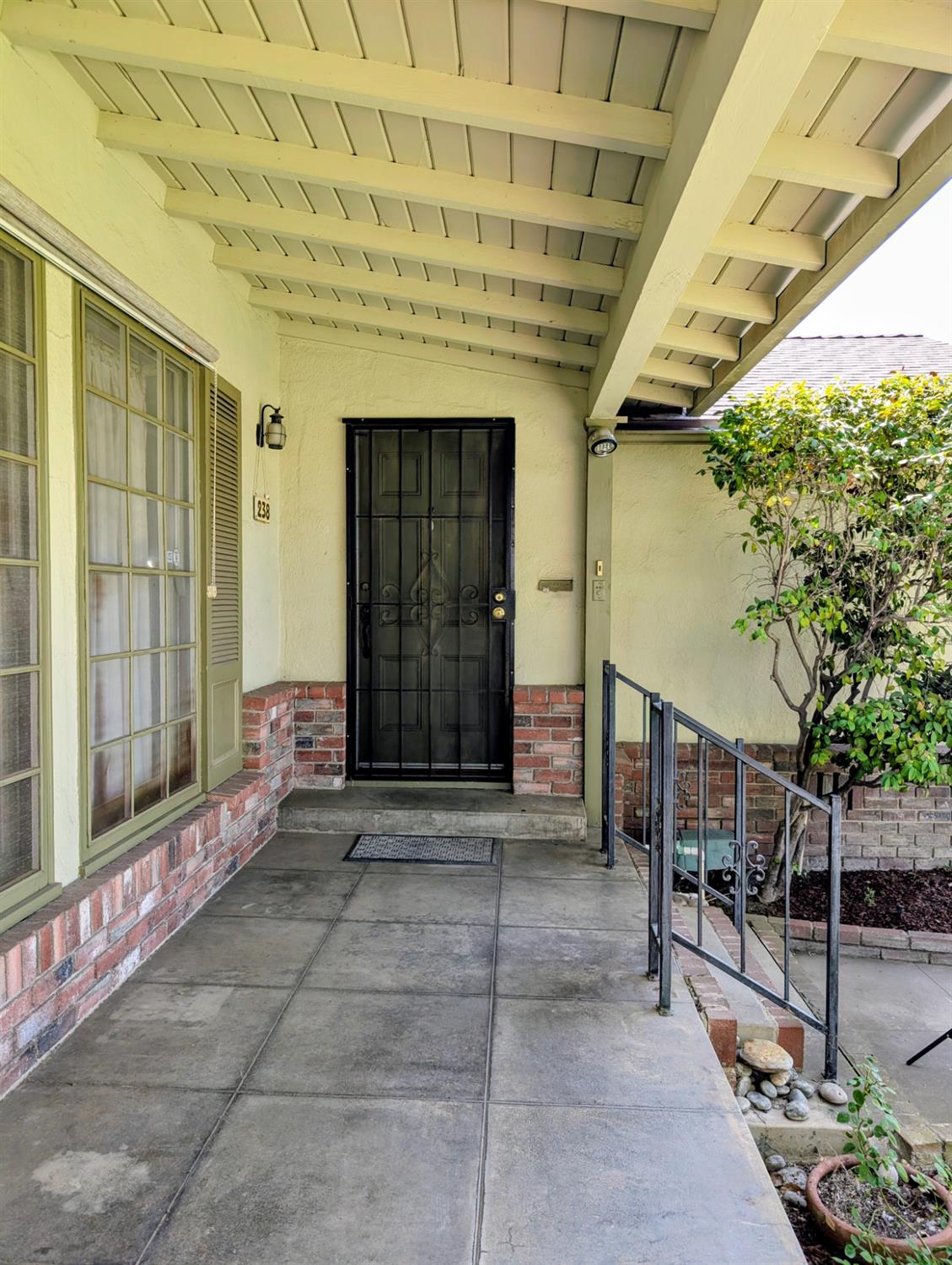 238 E Brown Ave, Fresno, CA 93704
