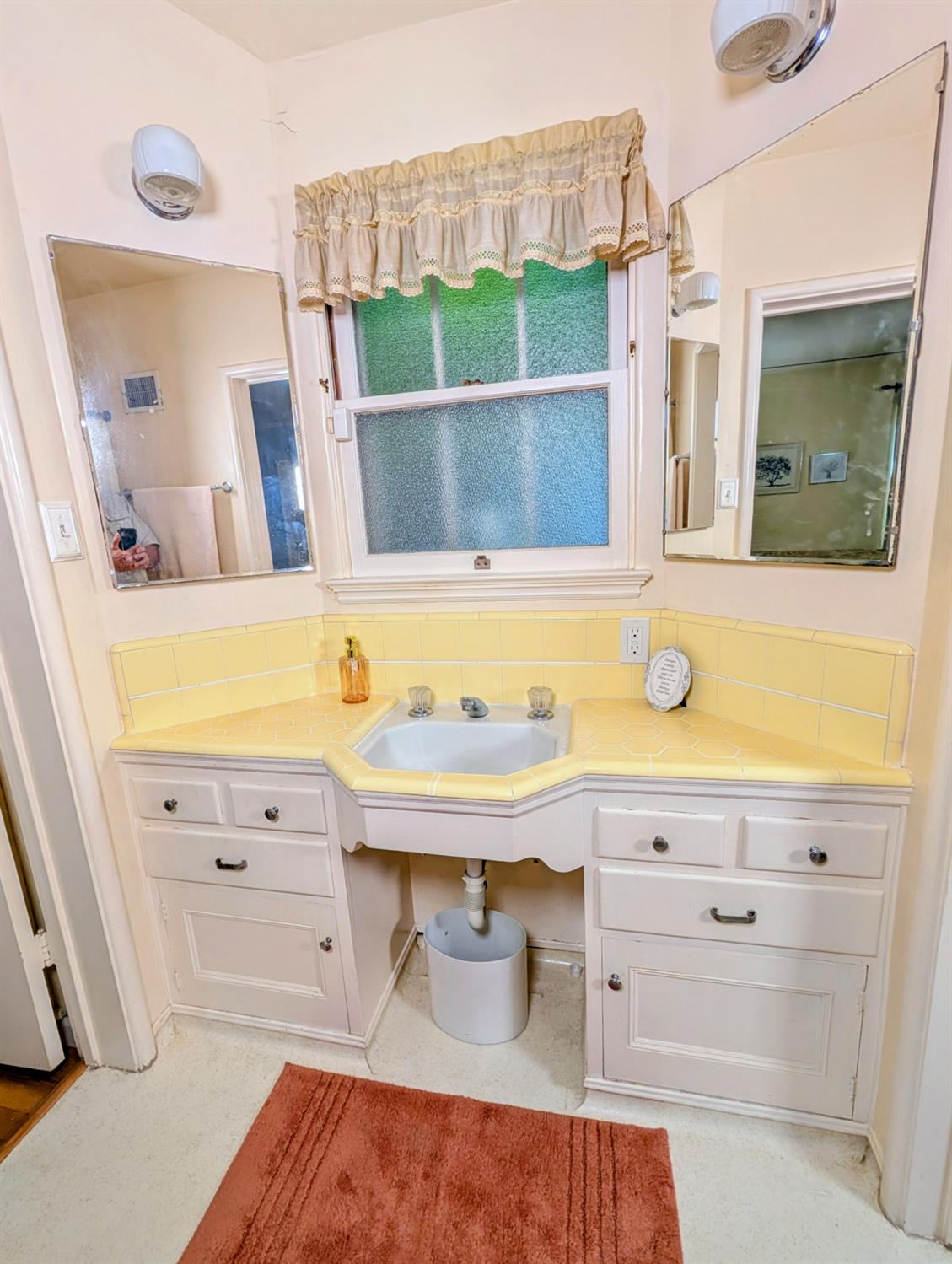238 E Brown Ave, Fresno, CA 93704