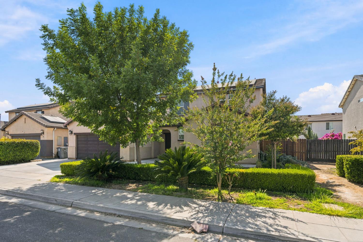 104 Corona Dr, Madera, CA 93638