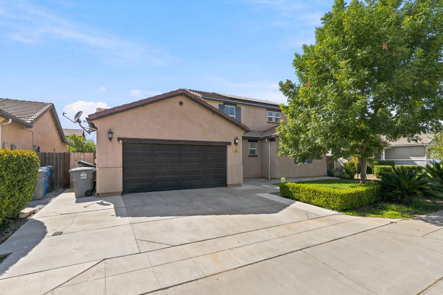 104 Corona Dr, Madera, CA 93638