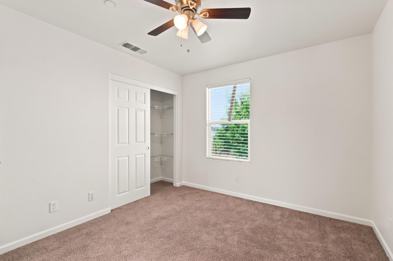 104 Corona Dr, Madera, CA 93638