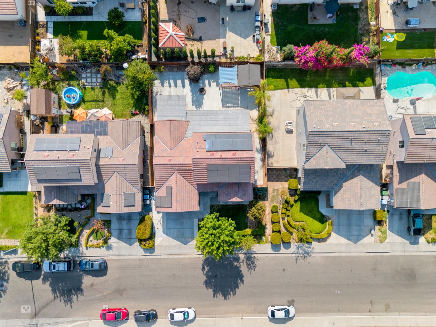 104 Corona Dr, Madera, CA 93638