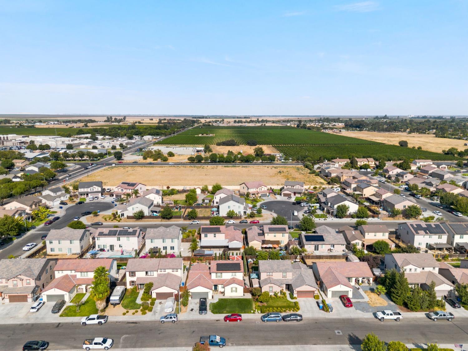 104 Corona Dr, Madera, CA 93638