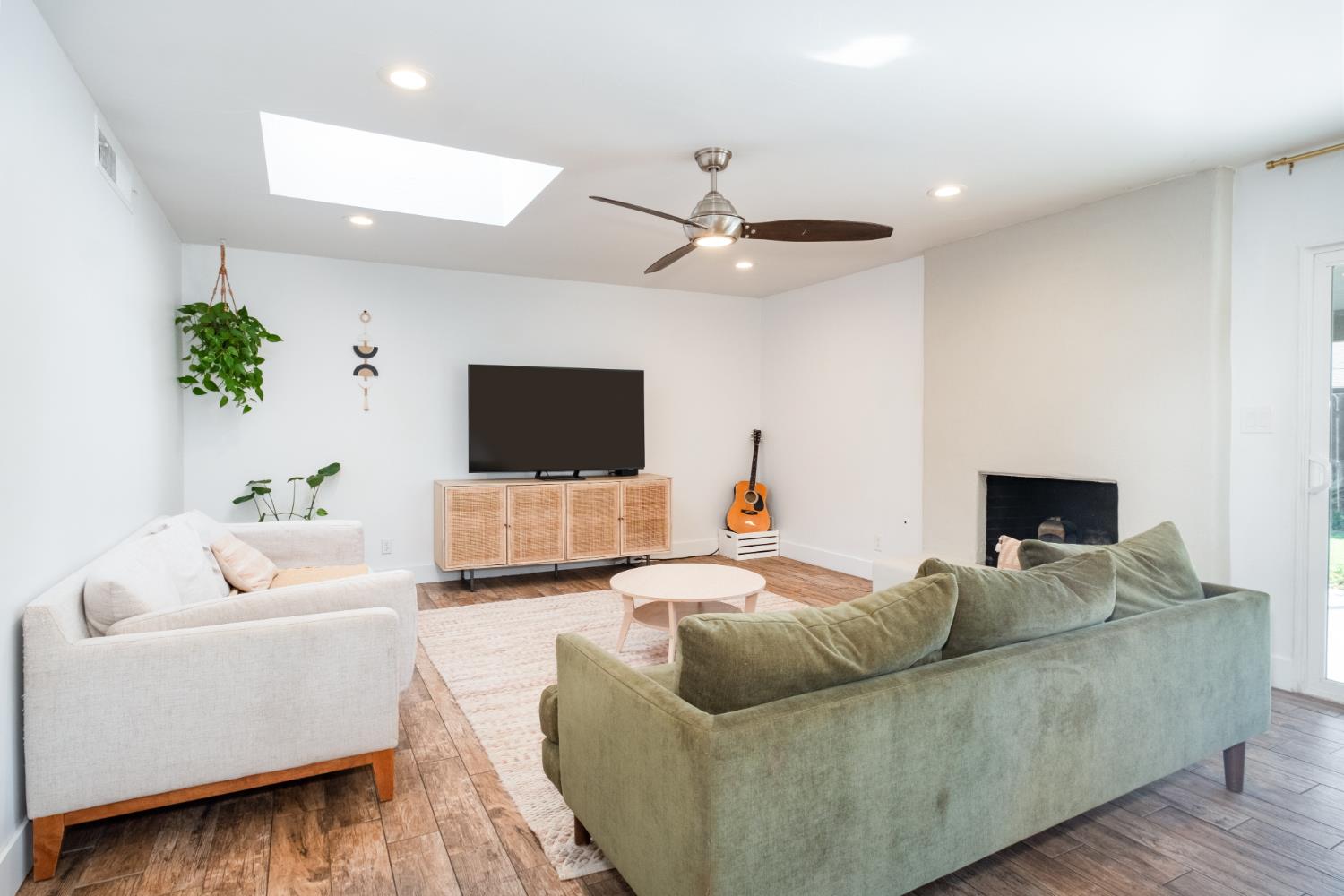 6310 N Bergeron Ave, Fresno, CA 93704