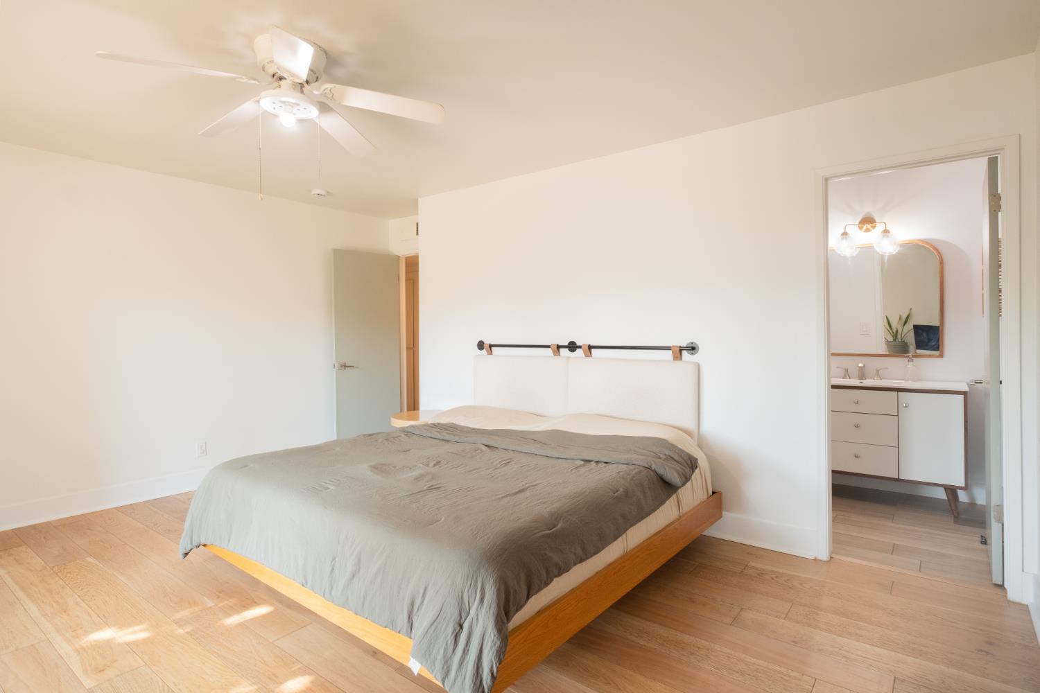 6310 N Bergeron Ave, Fresno, CA 93704