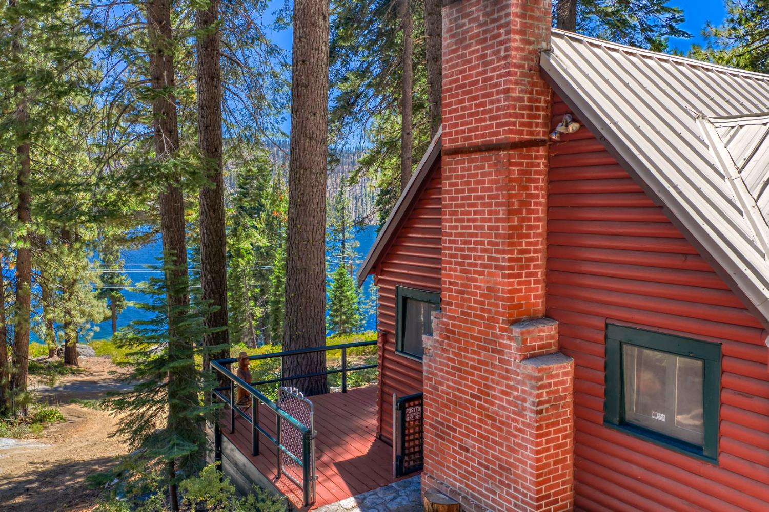 24 Bear Creek Ln, Lakeshore, CA 93664