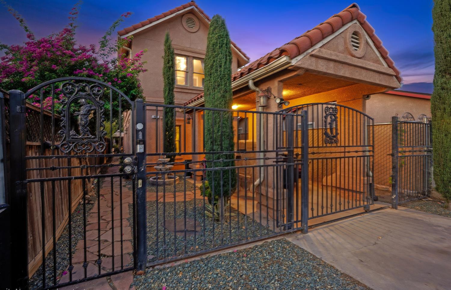 458 W Spruce Ave, Pinedale, CA 93650